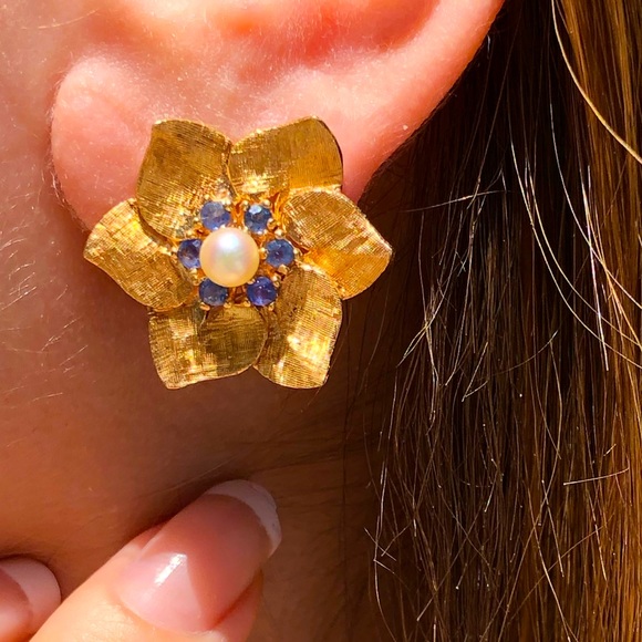 Estate🌸Vintage 14K Brushed Gold🌸 Pearl and Sapphire Clip-On Earrings - Picture 2 of 11